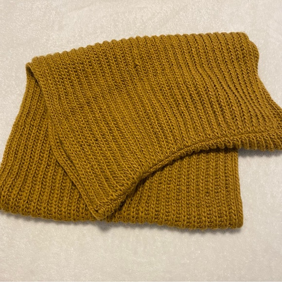 Knit circle scarf - Picture 2 of 2
